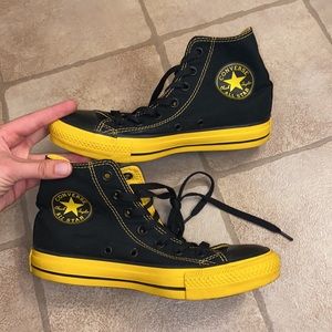 NWOT High top converse *RARE*